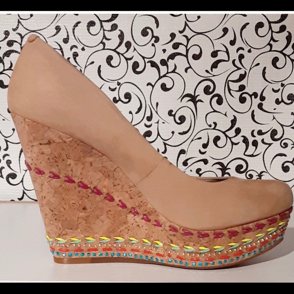 Giant Bini Tan Suede Platform Wedges
